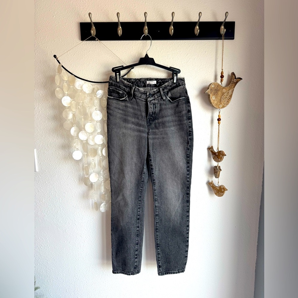 Good American 90’s  Classic Low Waist Fray Jeans. Size 0/25.